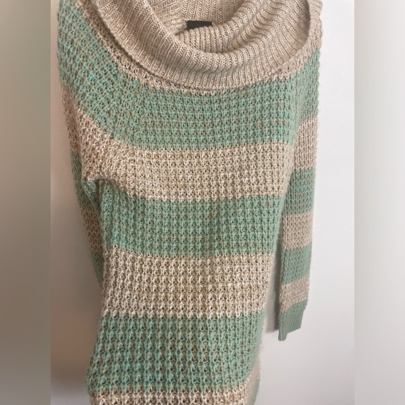 RUE 21 Sweater Small - Picture 4 of 5